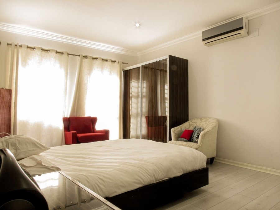 5 Bedroom Property for Sale in Safari Gardens North West